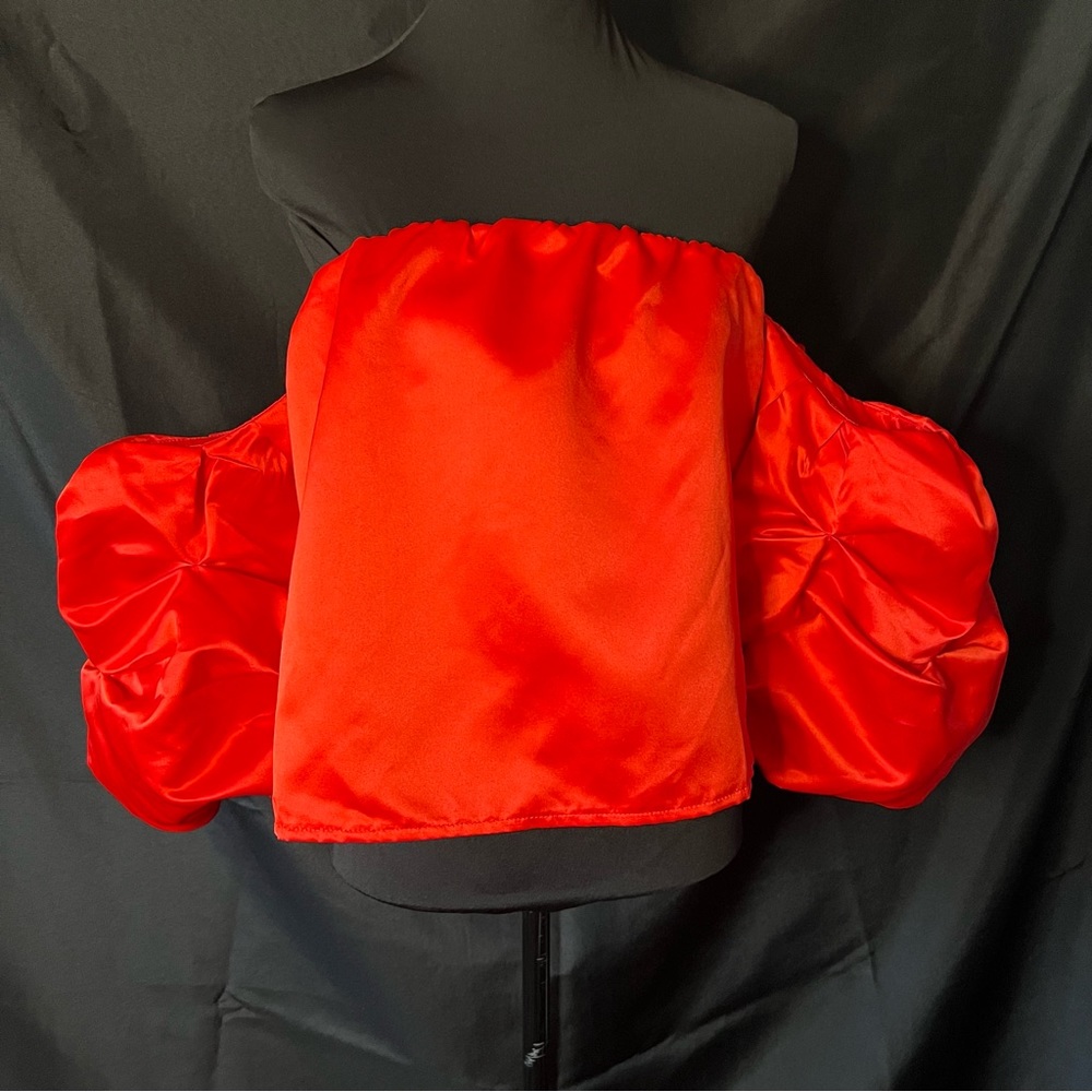 Festive strapless balloon sleeve Forever21 top. SZ M NTW